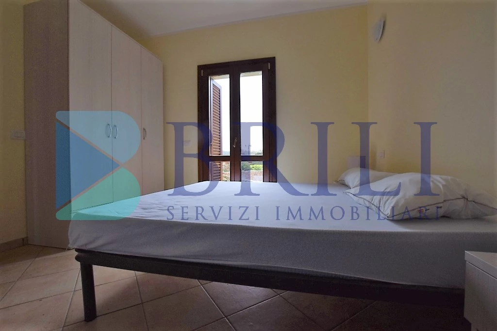 One bedroom flat in residence with swimming pool