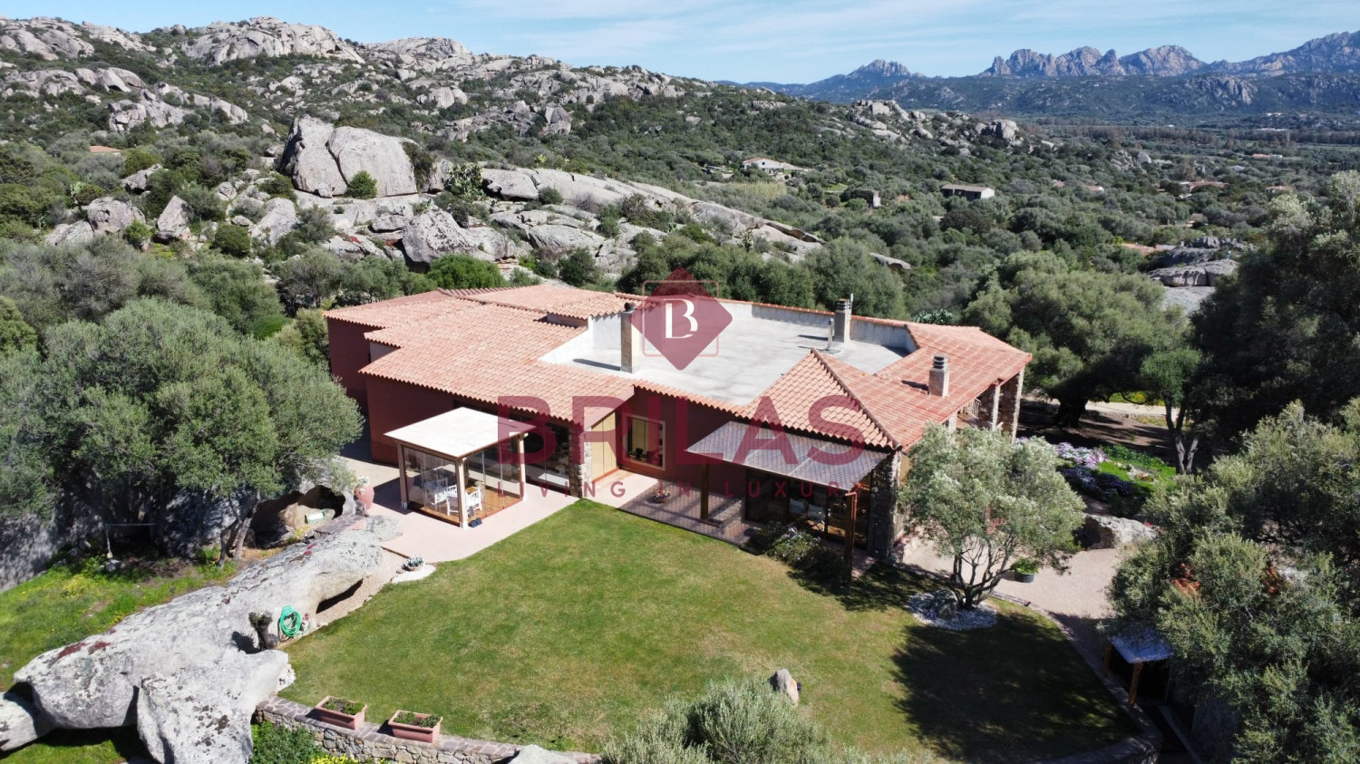 Villa singola su unico livello con vista panoramica