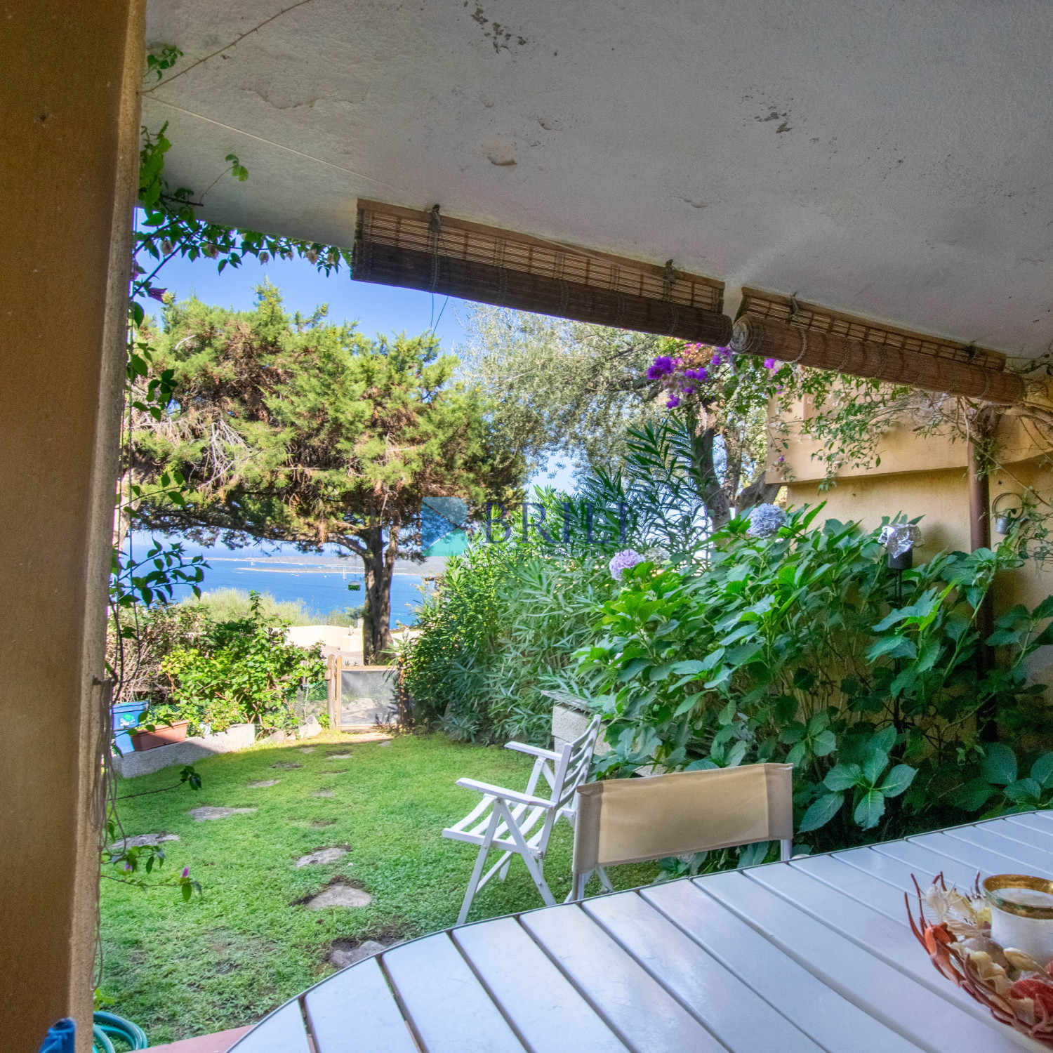 Appartamento con giardino e vista mare a Marinella