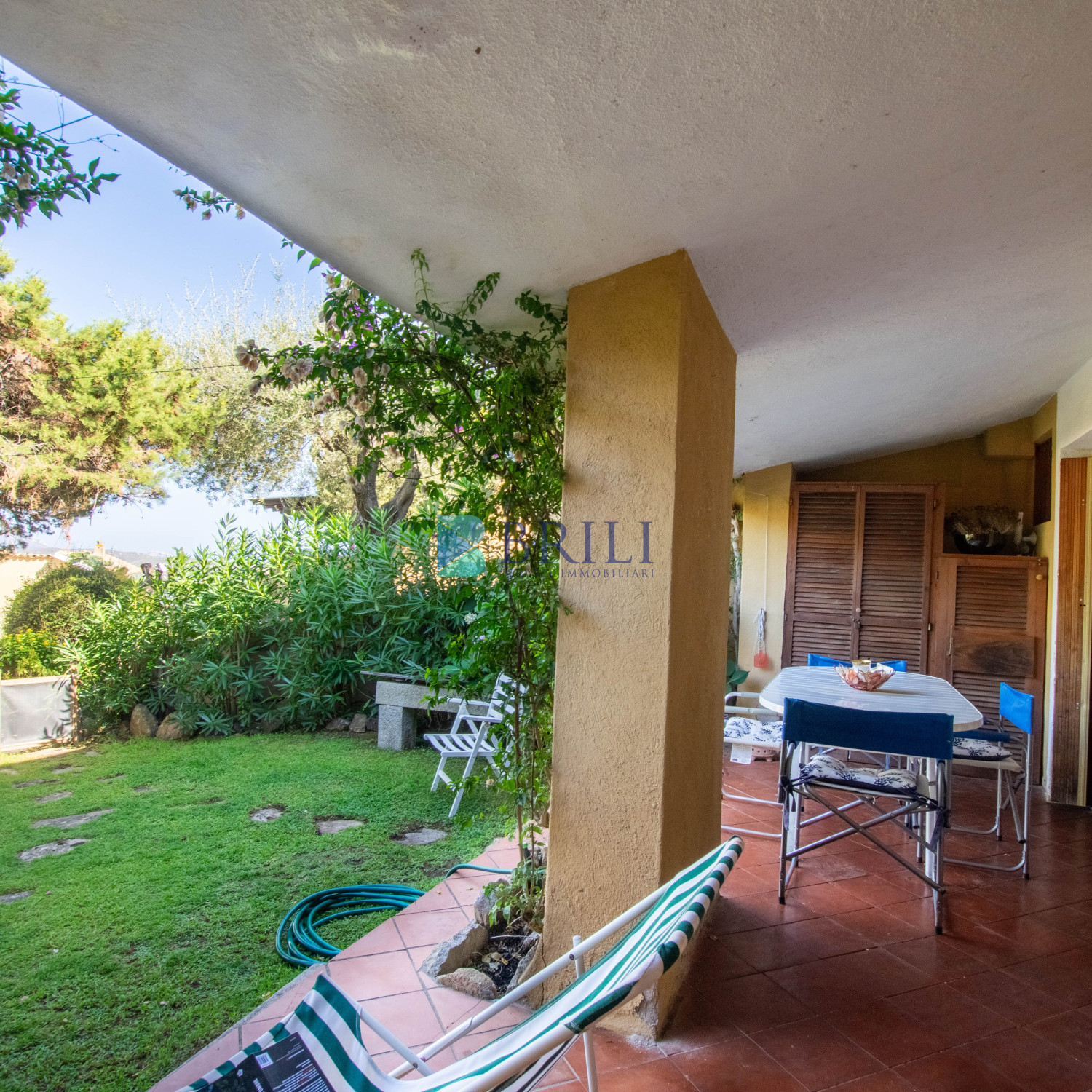 Appartamento con giardino e vista mare a Marinella