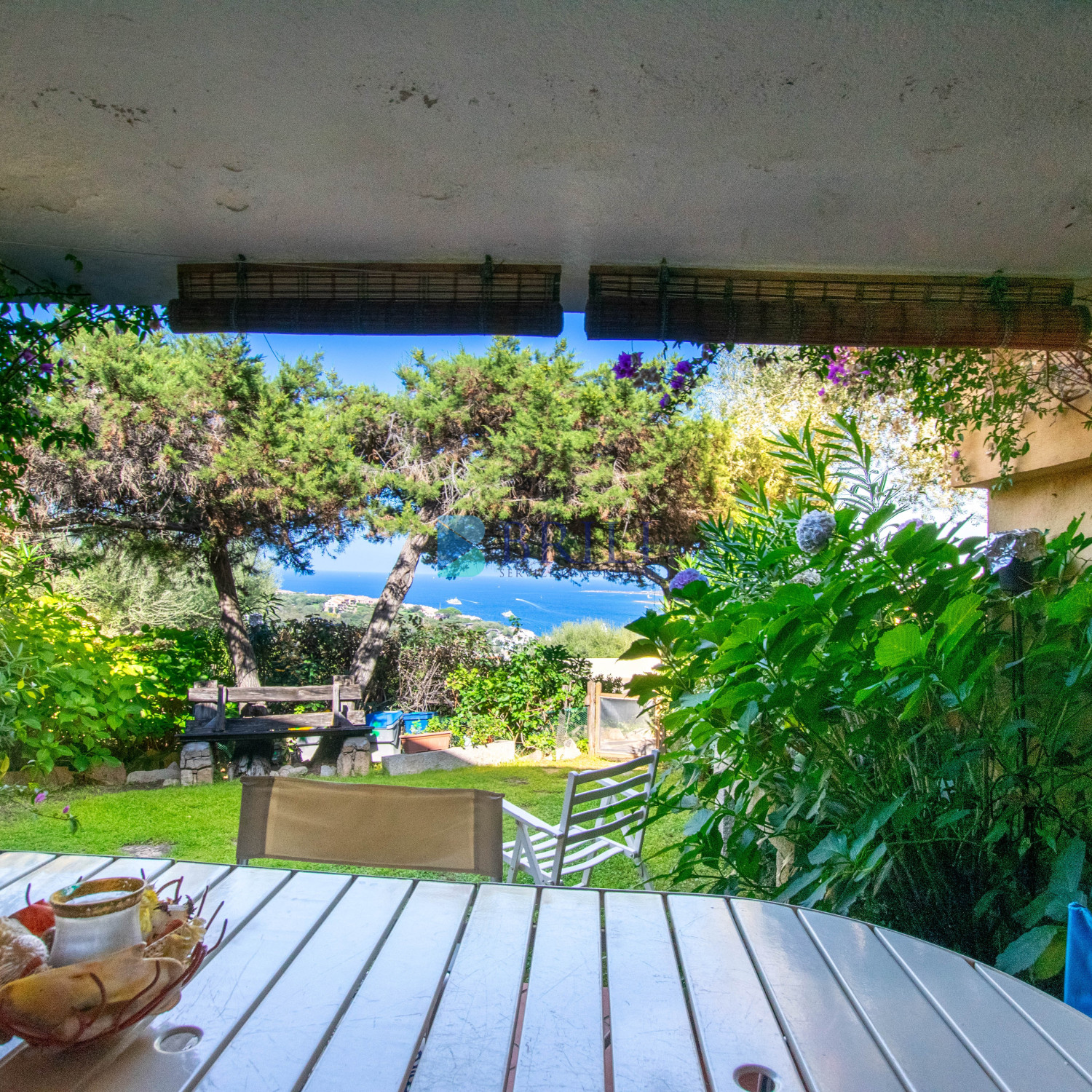 Appartamento con giardino e vista mare a Marinella