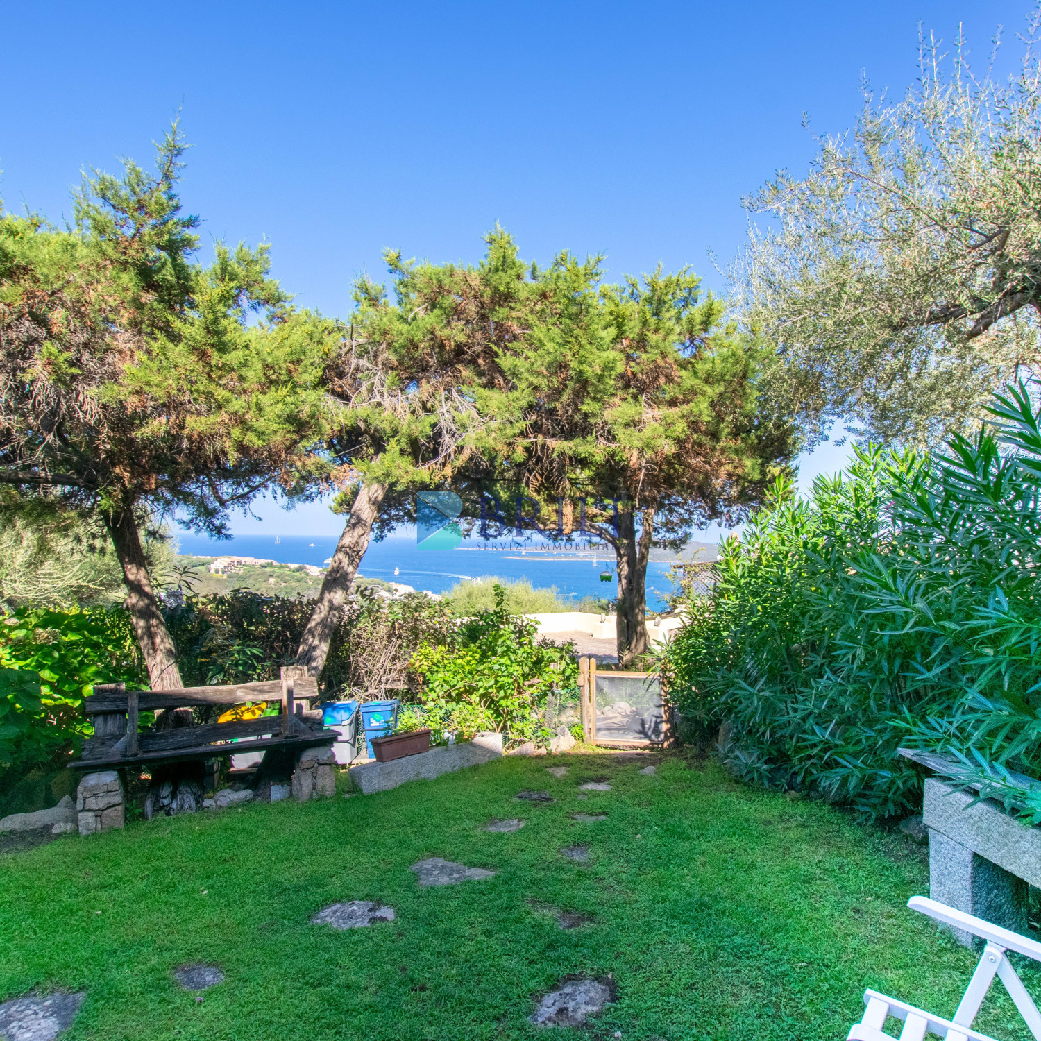 Appartamento con giardino e vista mare a Marinella