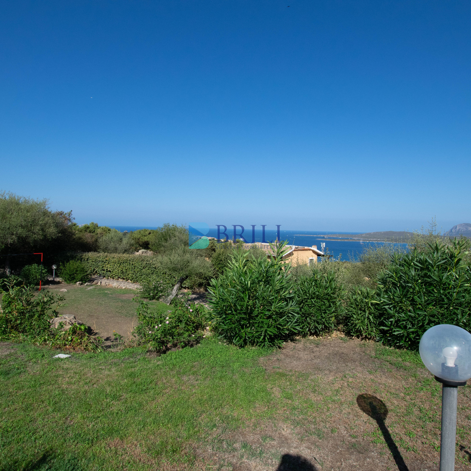 Appartamento con giardino e vista mare a Marinella