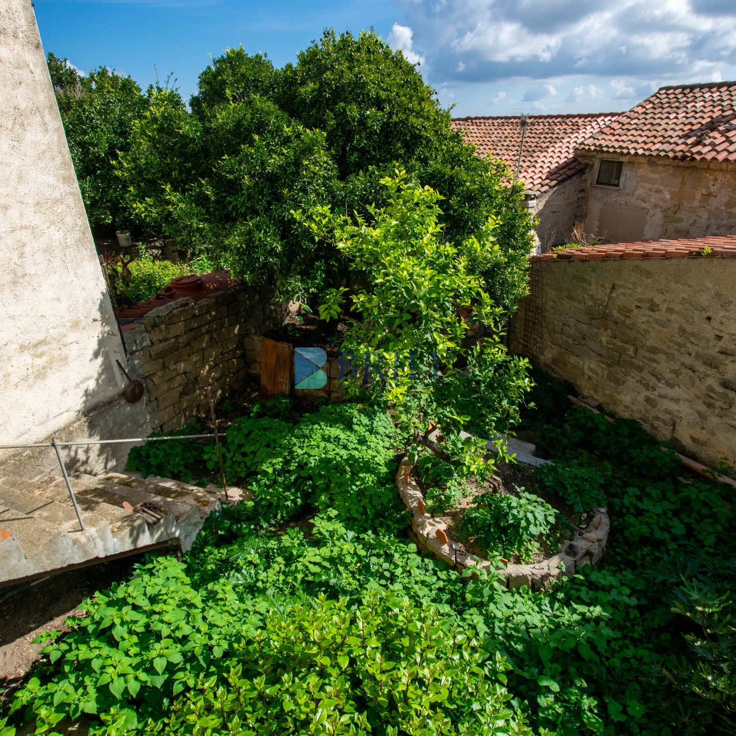 Palazzina terra-cielo in centro Luogosanto