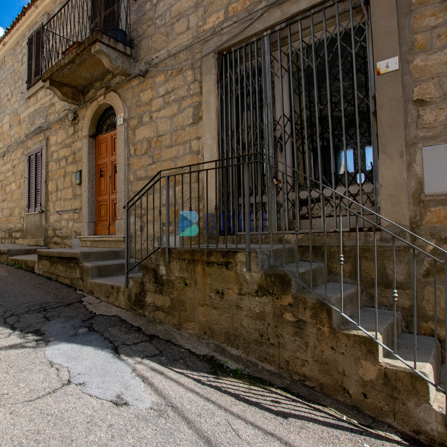 Palazzina terra-cielo in centro Luogosanto