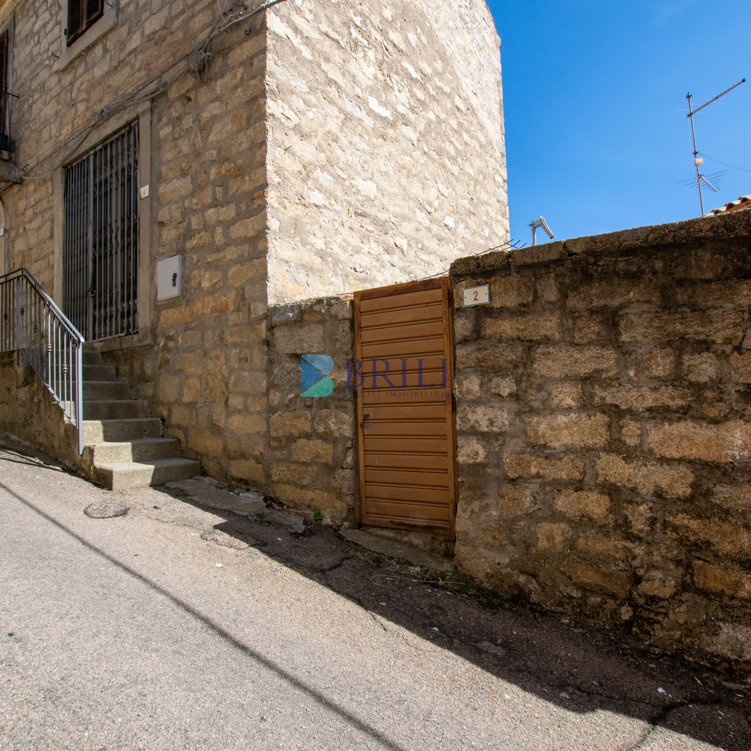 Palazzina terra-cielo in centro Luogosanto