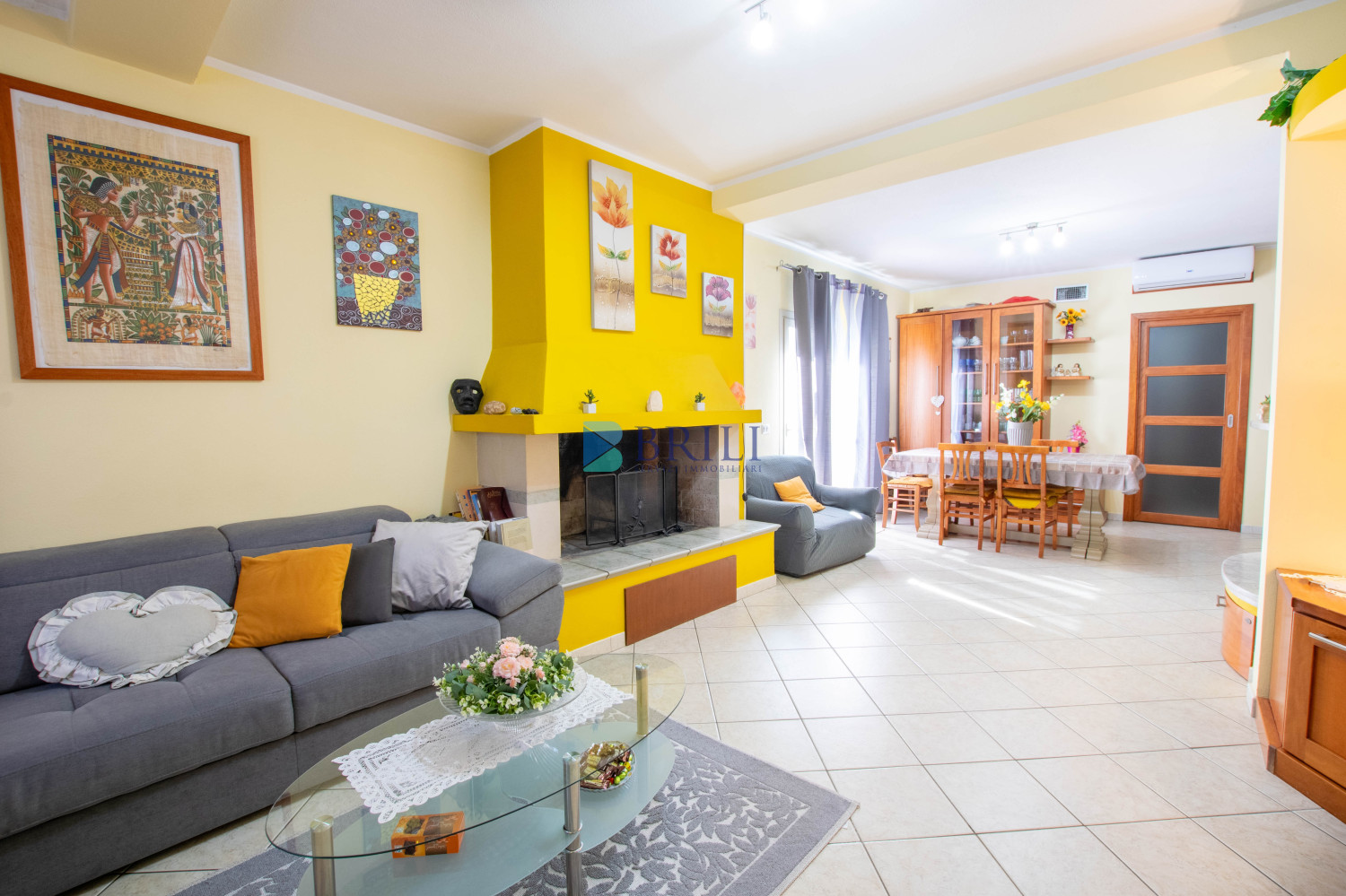 Casa indipendente su due livelli con giardino