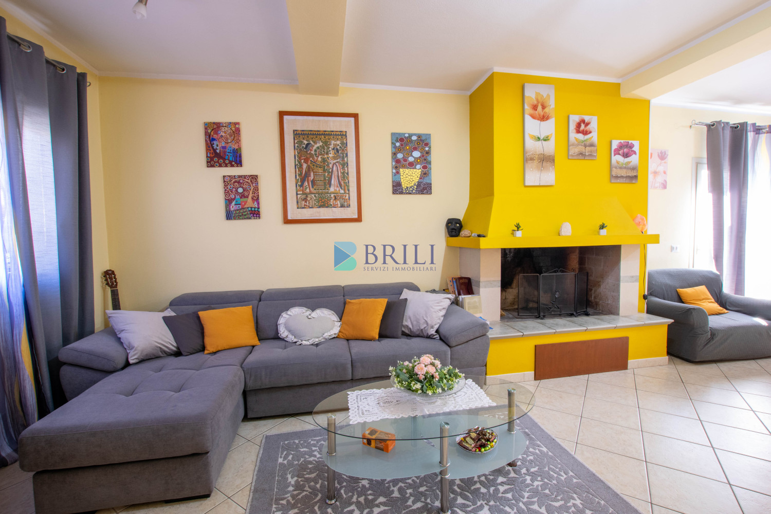Casa indipendente su due livelli con giardino