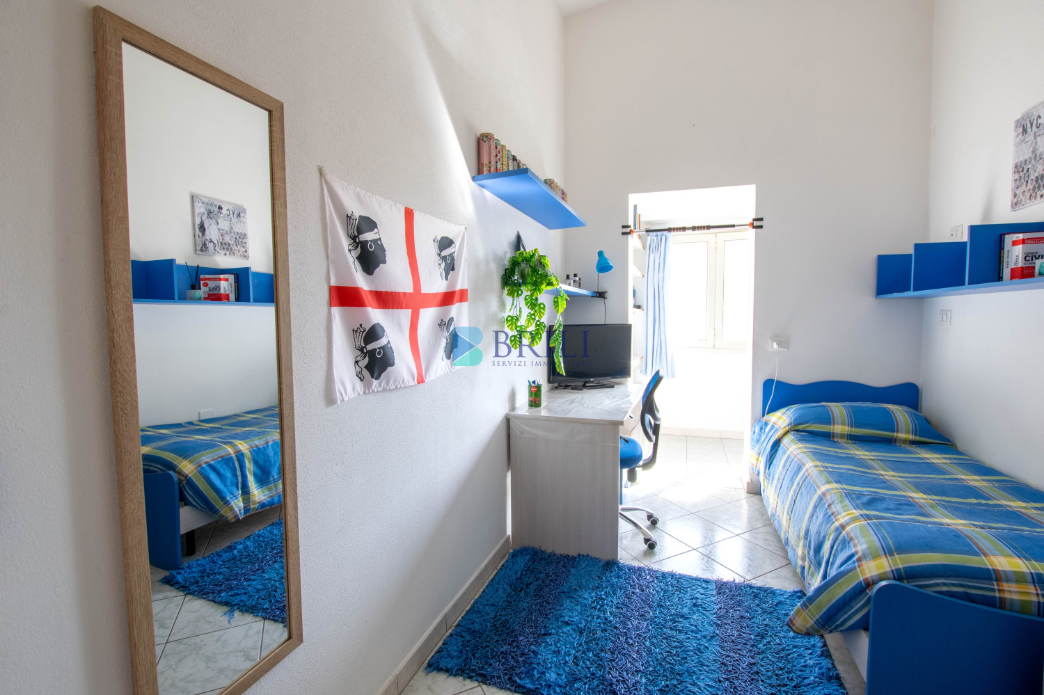 Casa indipendente su due livelli con giardino