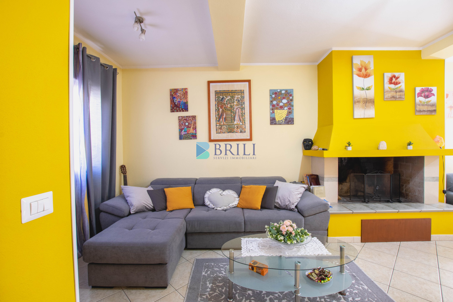 Casa indipendente su due livelli con giardino