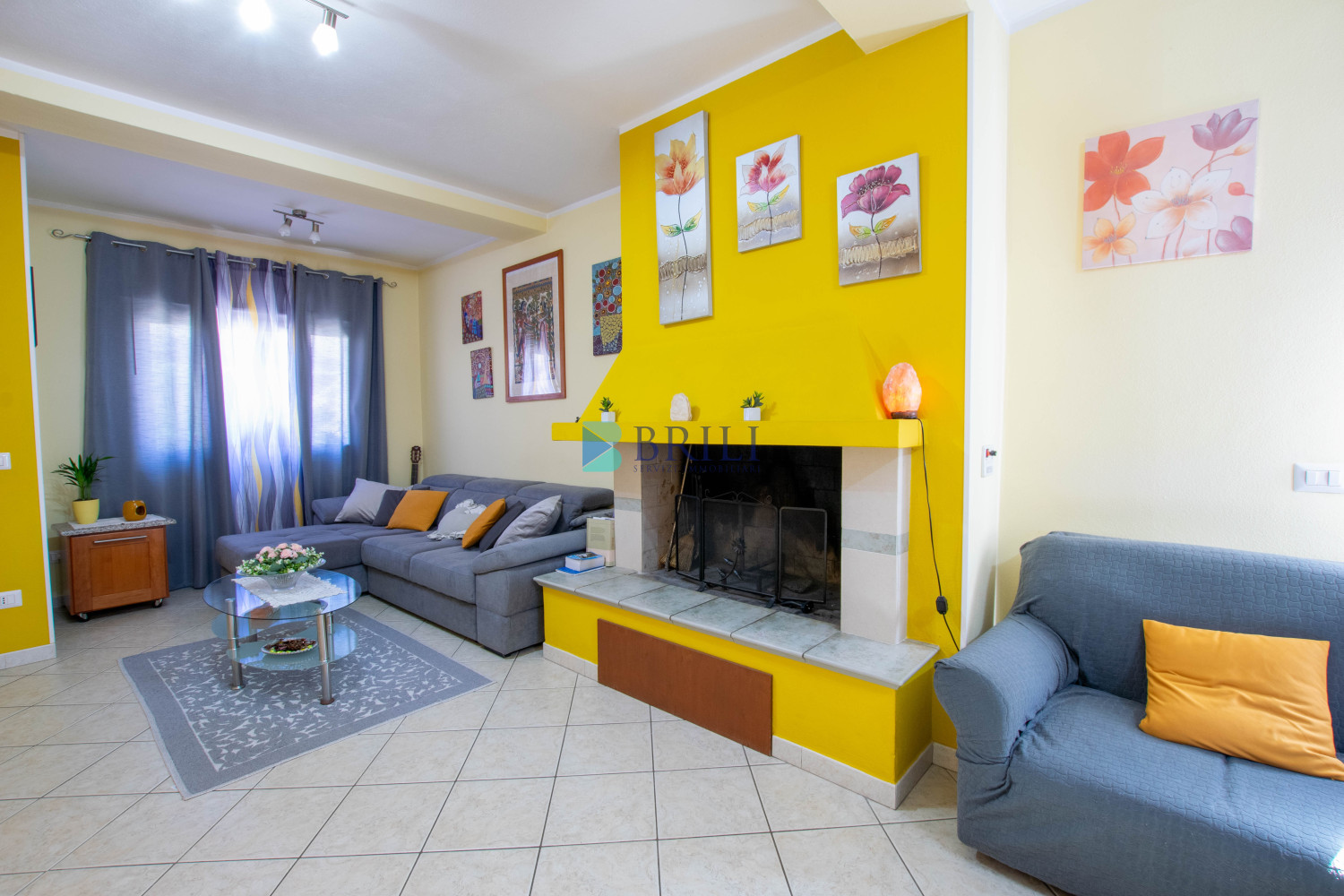 Casa indipendente su due livelli con giardino