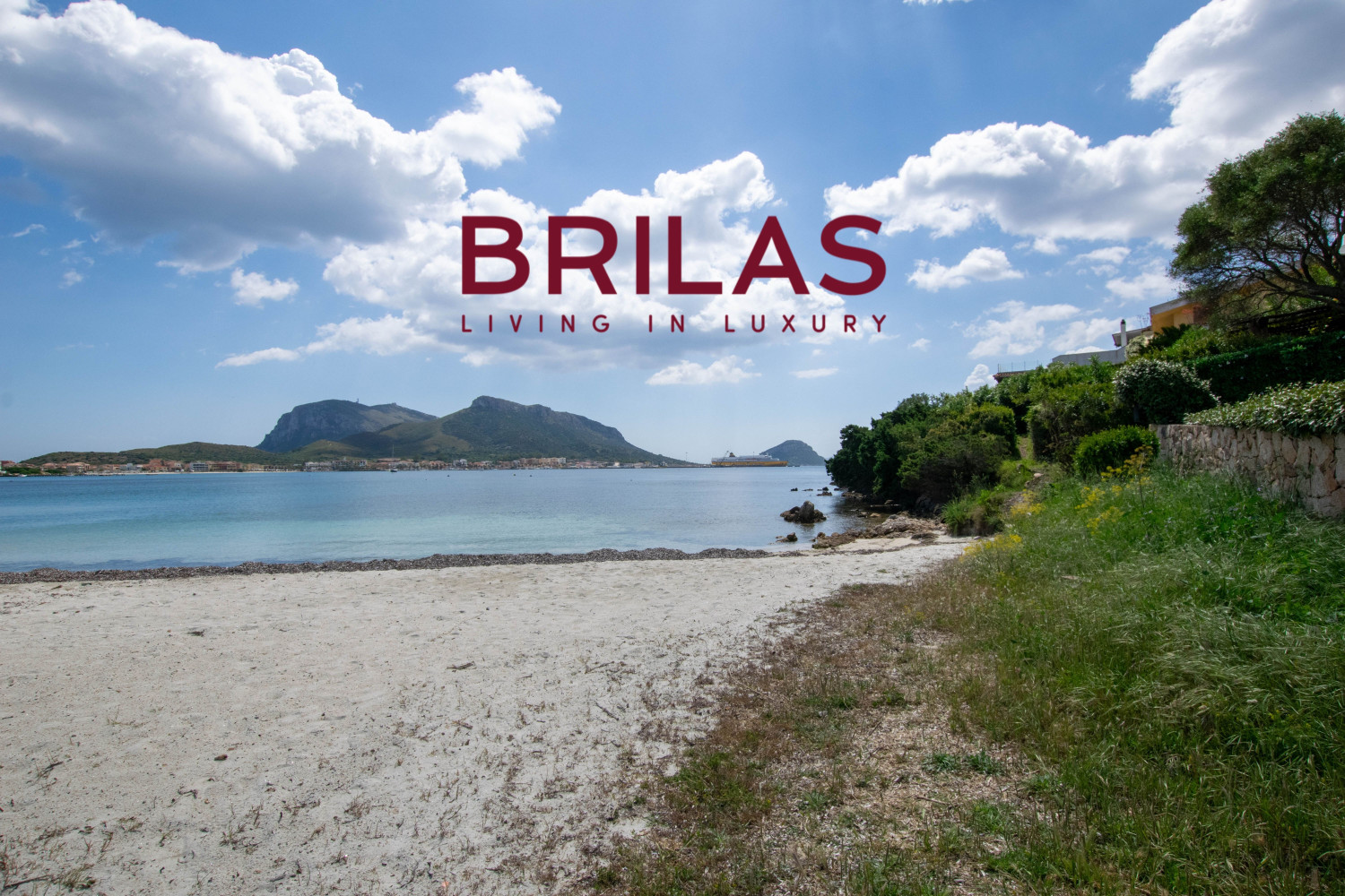 Exclusive commercial property in Golfo Aranci - Baia Caddinas