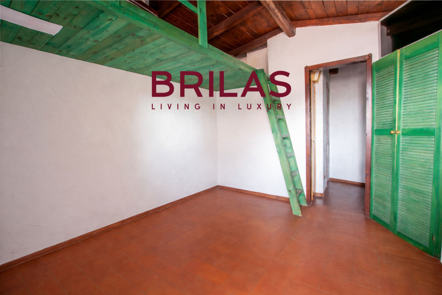 Exclusive commercial property in Golfo Aranci - Baia Caddinas