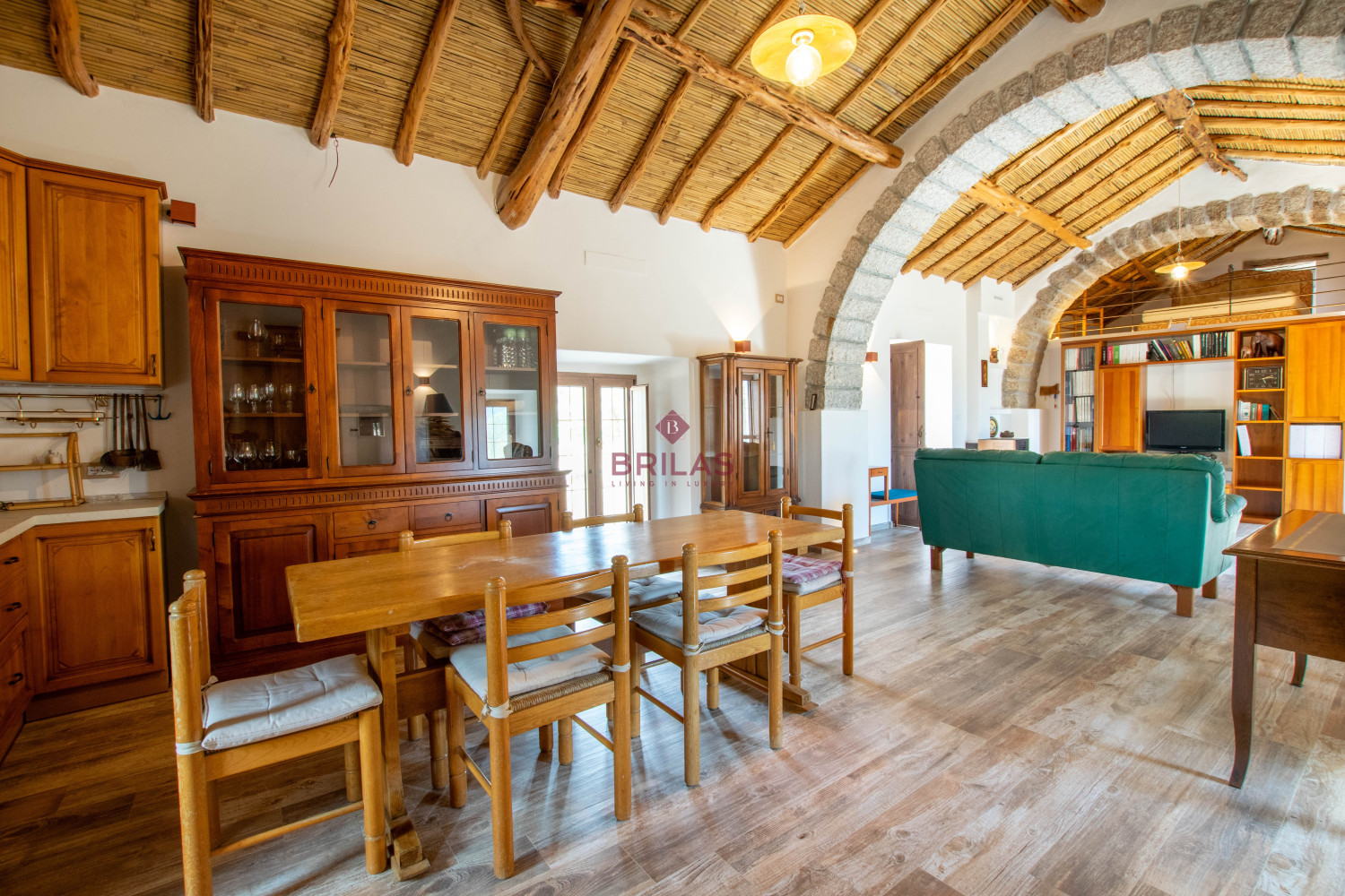 Azienda Agricola di Prestigio con Vigneti e Sugherete