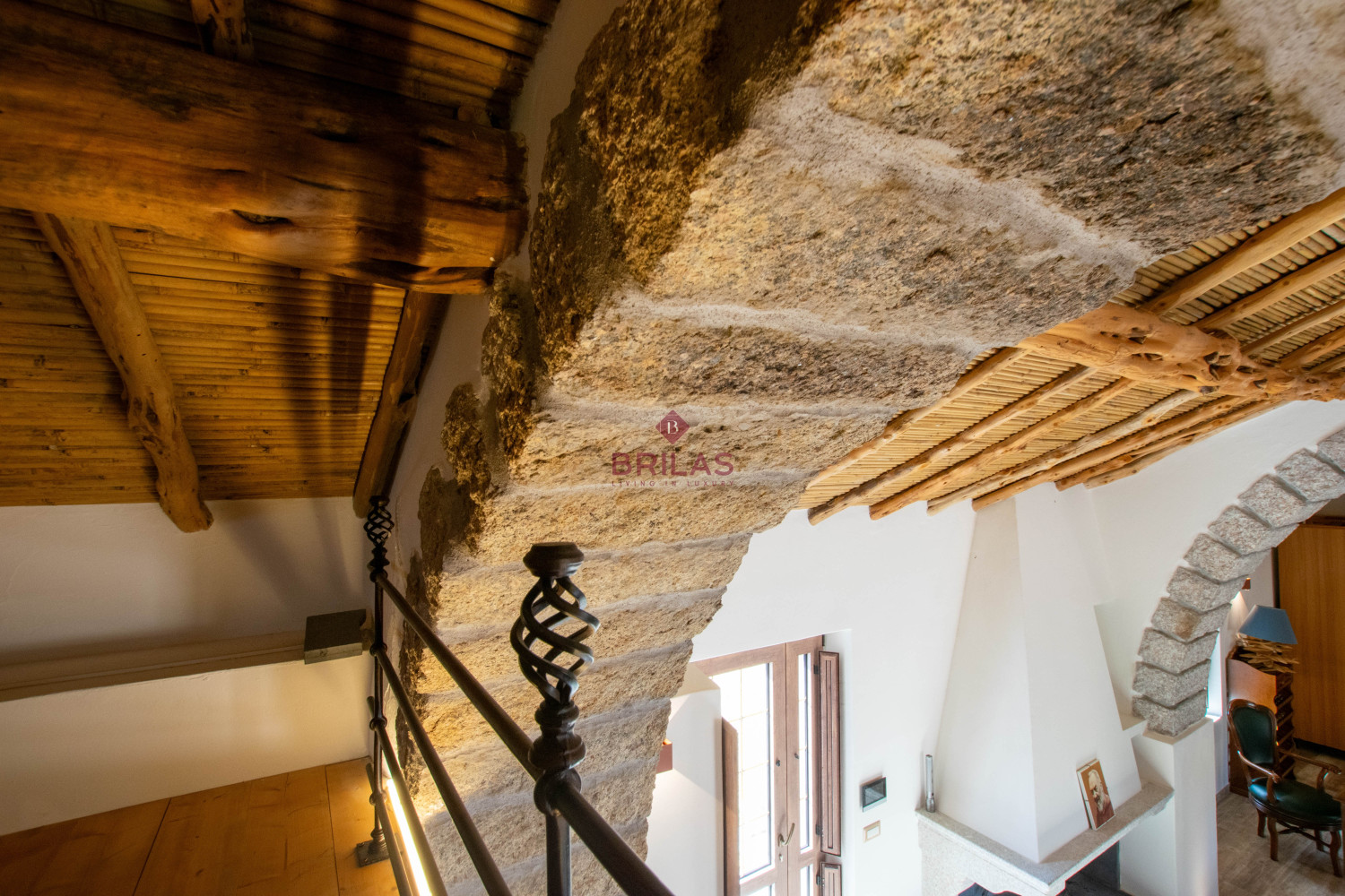 Azienda Agricola di Prestigio con Vigneti e Sugherete