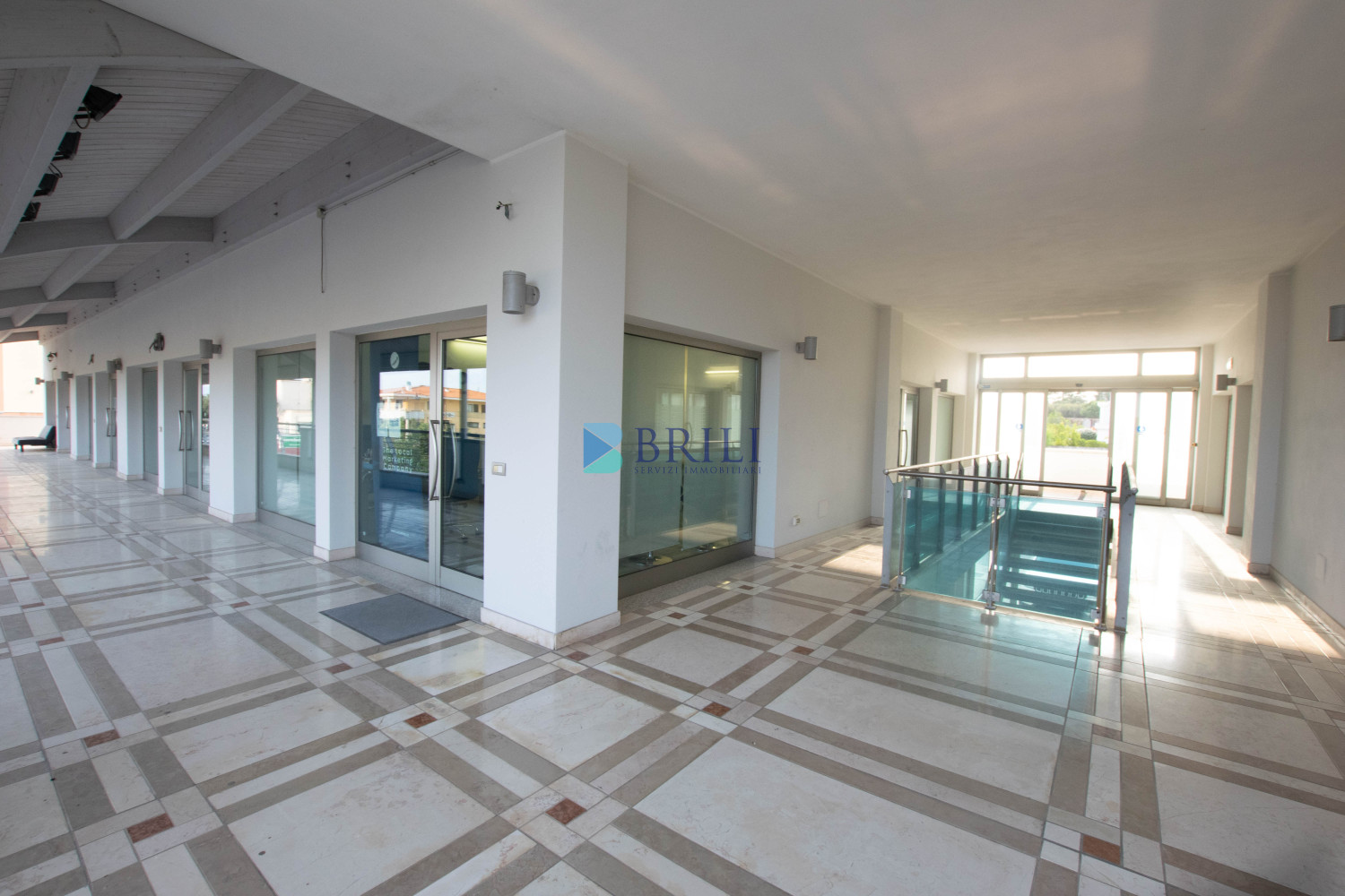 Viale Aldo Moro - Locale commerciale 