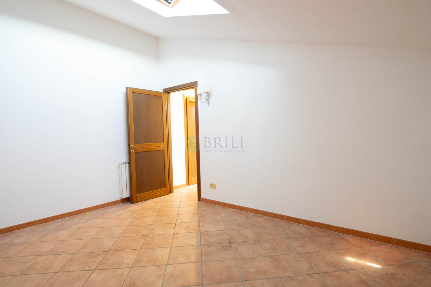 Tempio Pausania: large apartment on the top floor with stunning views
