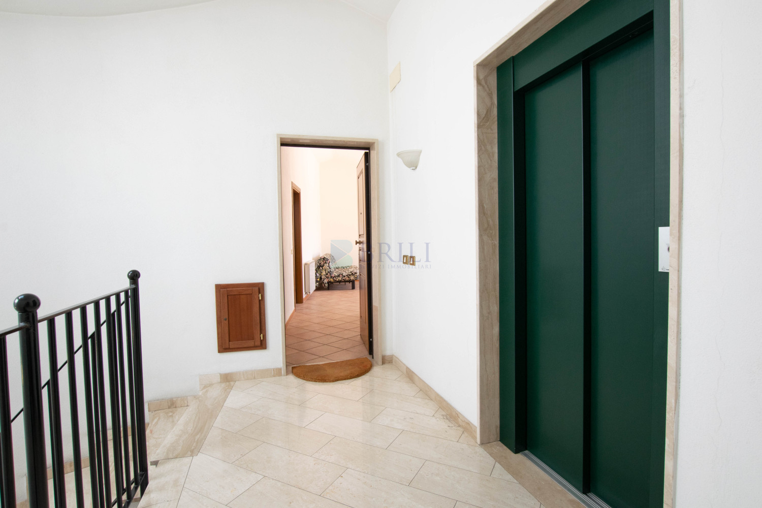 Tempio Pausania: large apartment on the top floor with stunning views
