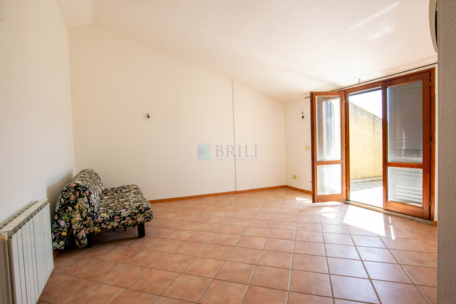 Tempio Pausania: large apartment on the top floor with stunning views