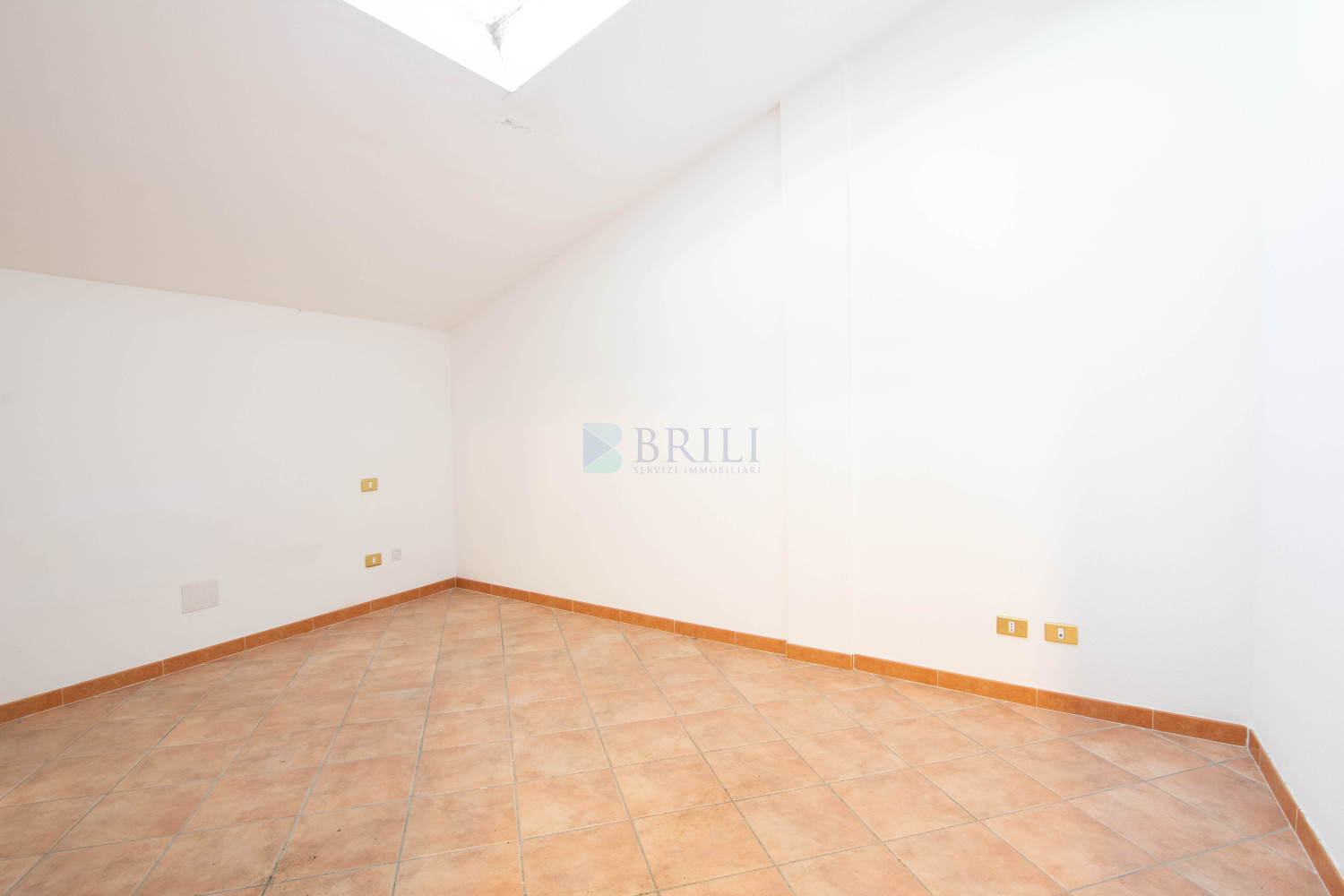 Tempio Pausania: large apartment on the top floor with stunning views