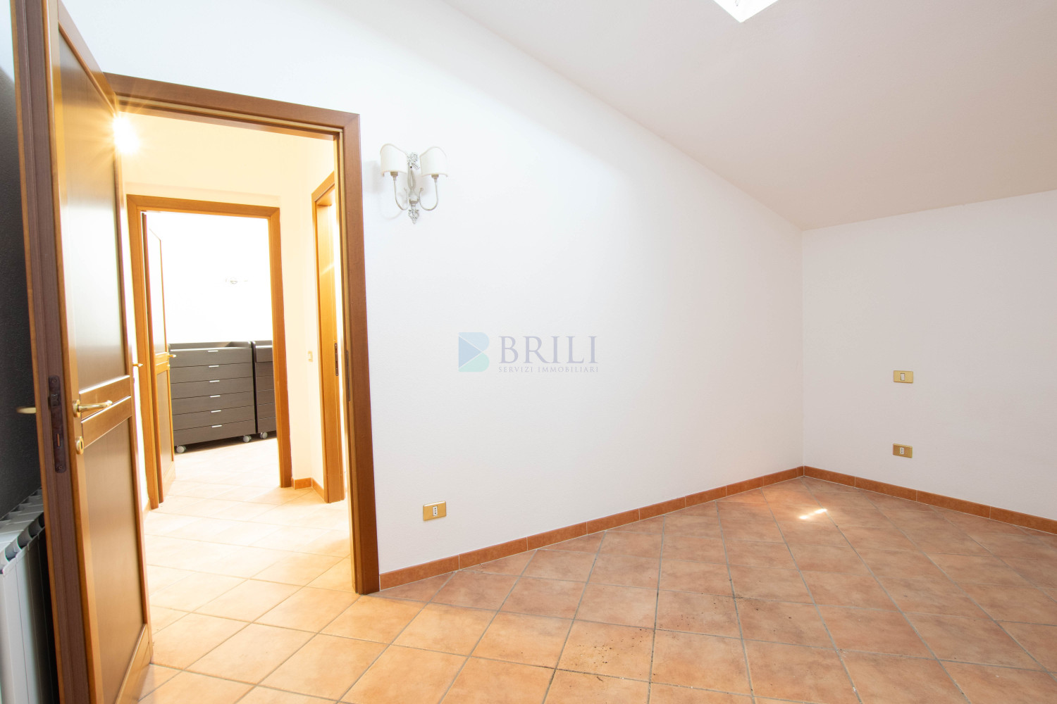 Tempio Pausania: large apartment on the top floor with stunning views