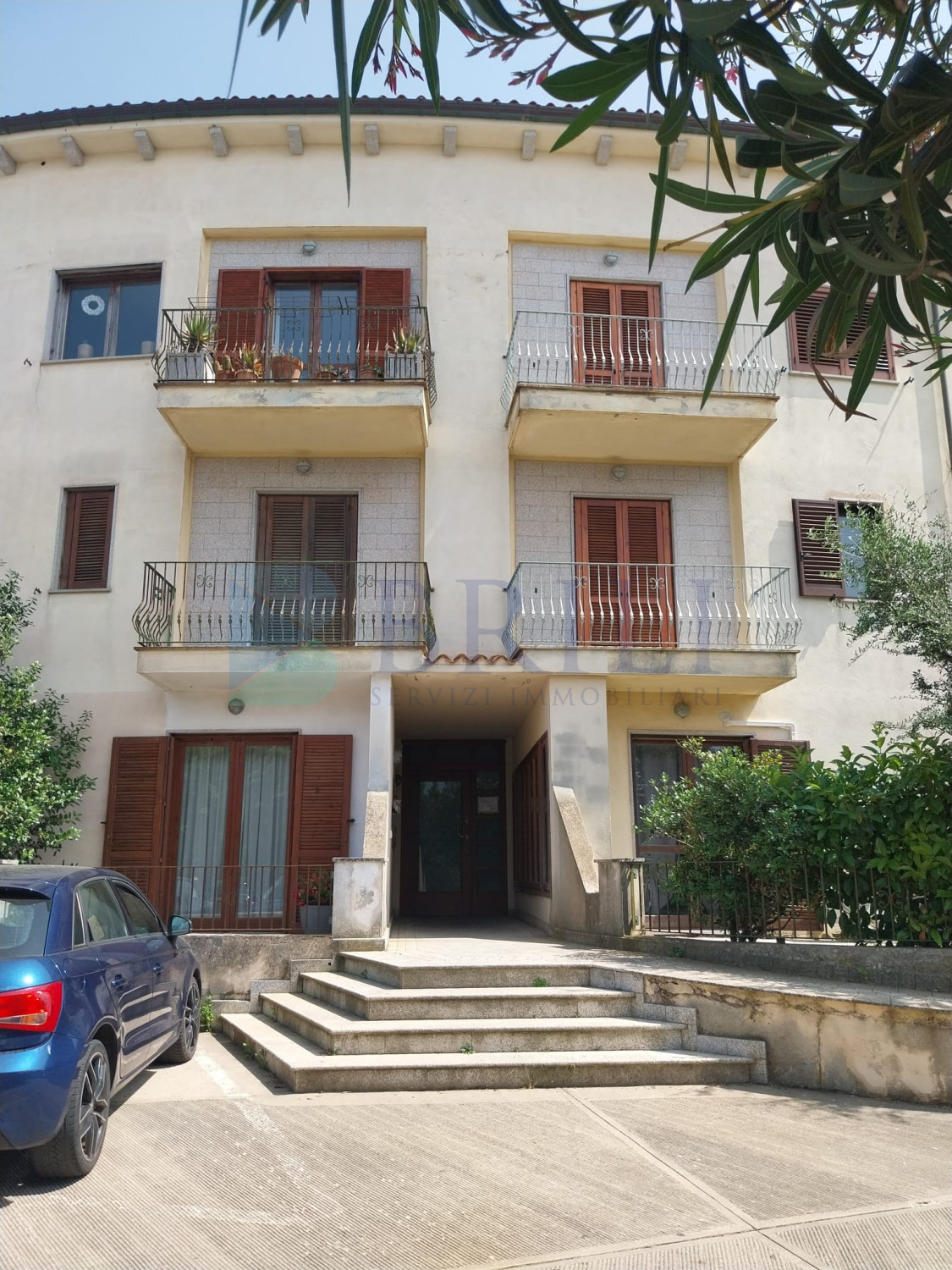 Tempio Pausania: large apartment on the top floor with stunning views