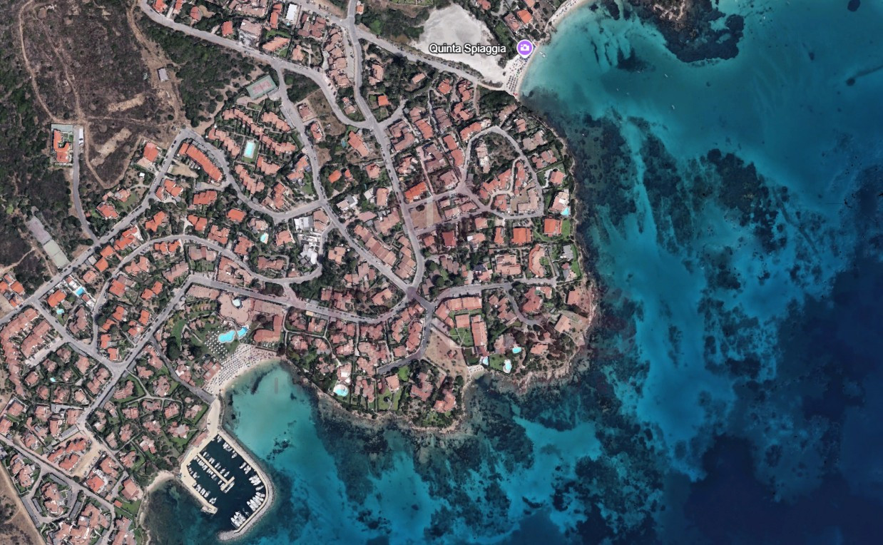 Large villa to renovate with a sea view, located close to the beaches in Baia Caddinas - Golfo Aranci