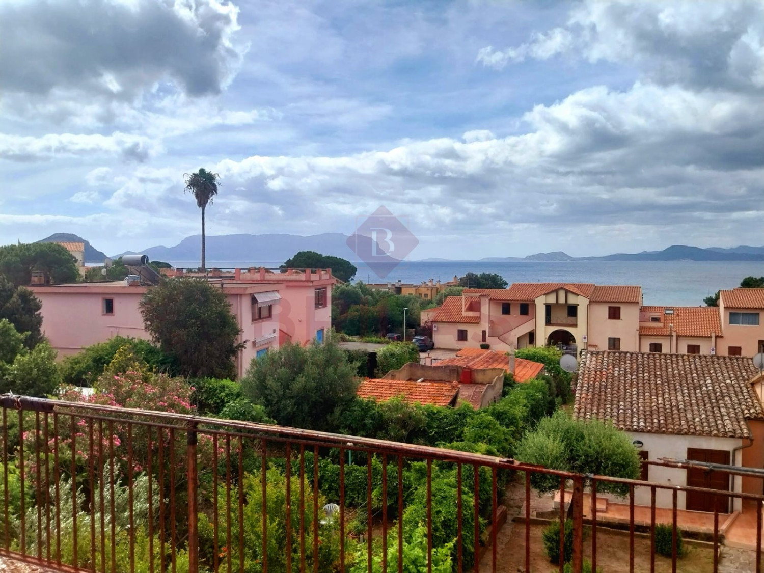 Large villa to renovate with a sea view, located close to the beaches in Baia Caddinas - Golfo Aranci