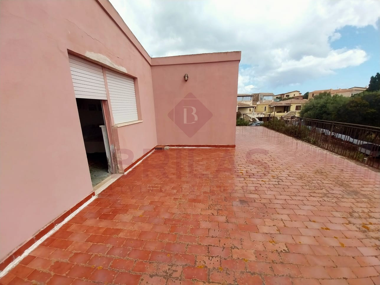 Large villa to renovate with a sea view, located close to the beaches in Baia Caddinas - Golfo Aranci