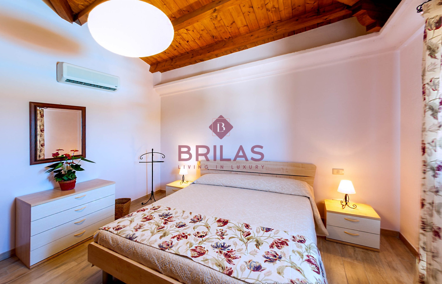 Elegant Villa in Alghero Countryside