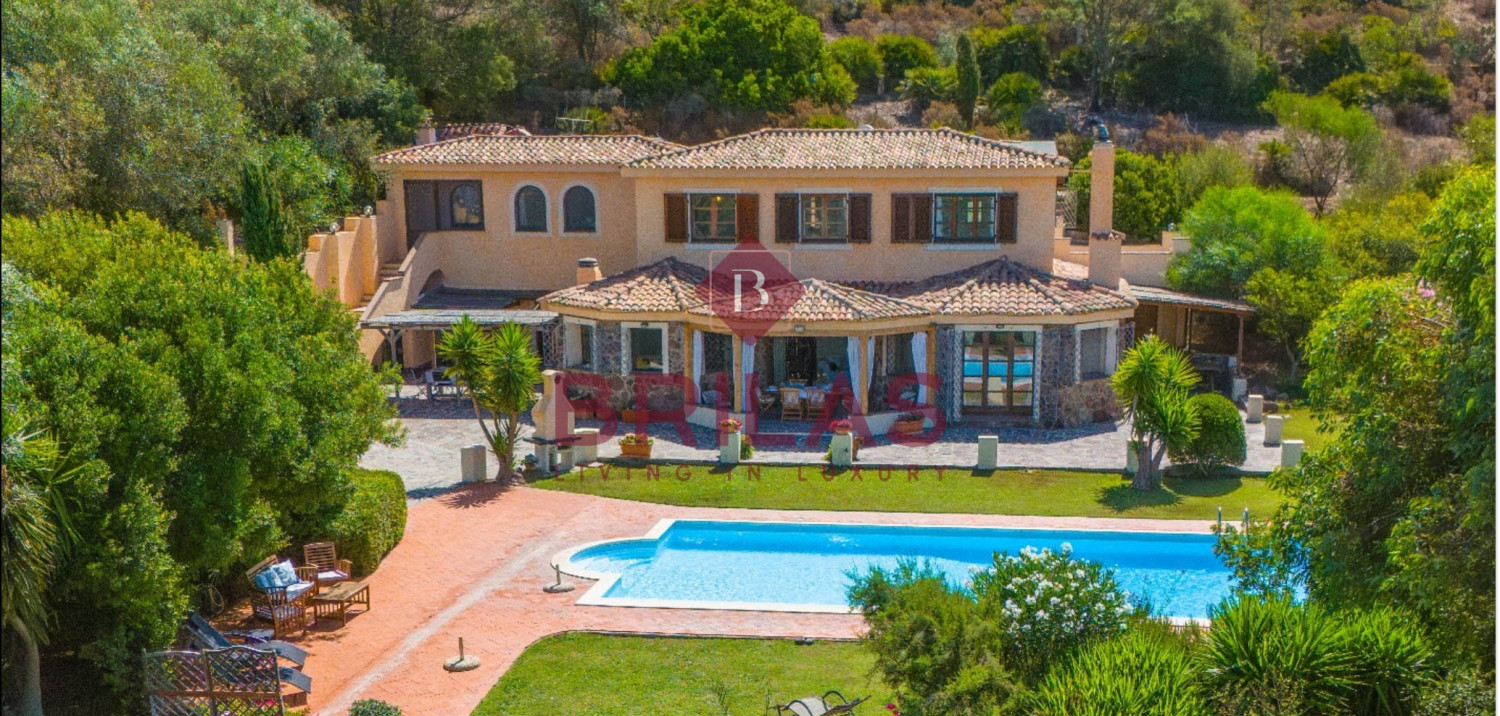 Elegant Villa in Alghero Countryside