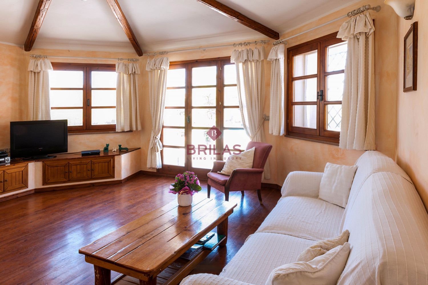 Elegant Villa in Alghero Countryside