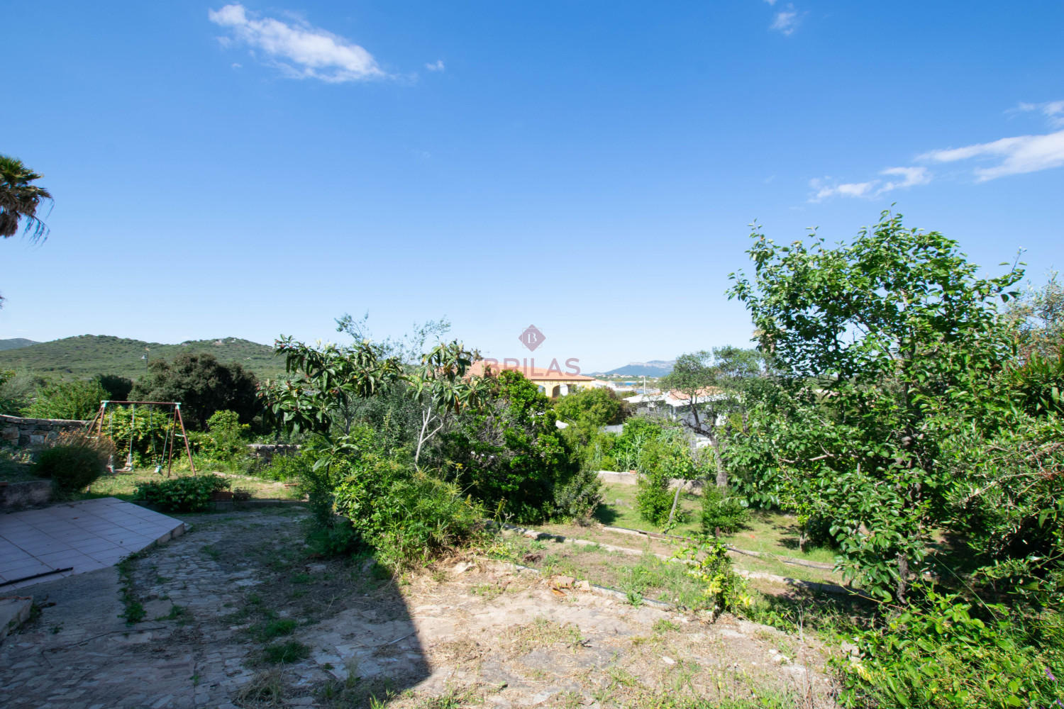 Villa Fronte Mare a Pittulongu (Olbia) - Ottima Posizione con Potenziale di Ristrutturazione