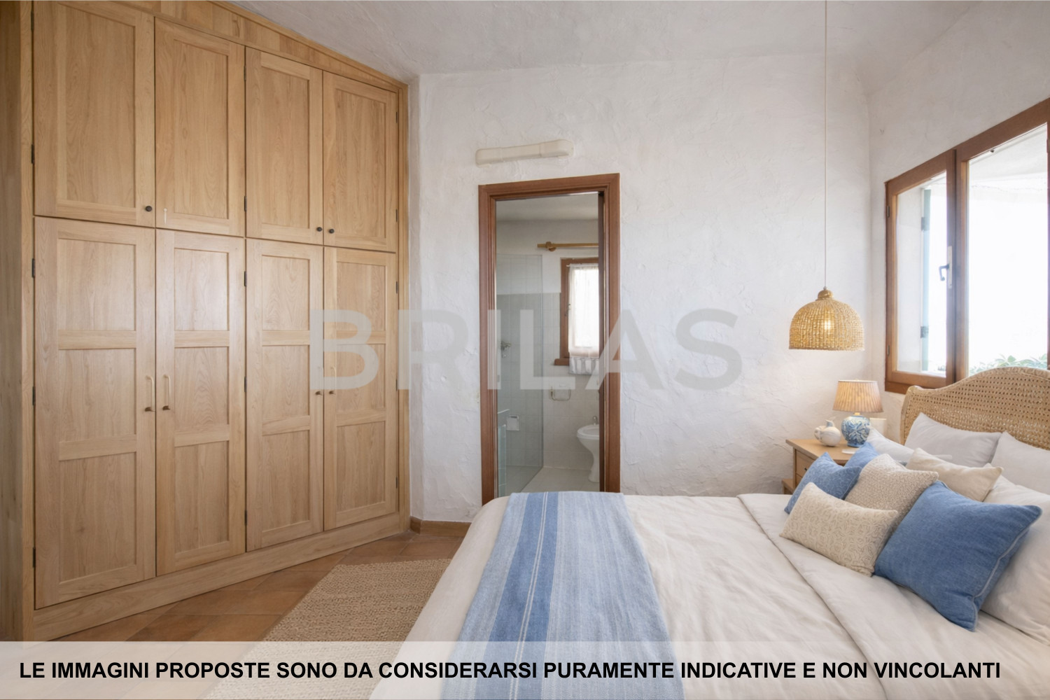 Villa Fronte Mare a Pittulongu (Olbia) - Ottima Posizione con Potenziale di Ristrutturazione