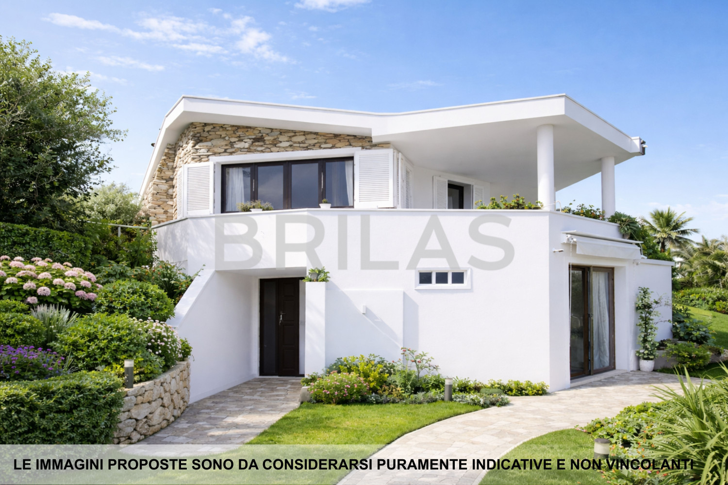Villa Fronte Mare a Pittulongu (Olbia) - Ottima Posizione con Potenziale di Ristrutturazione