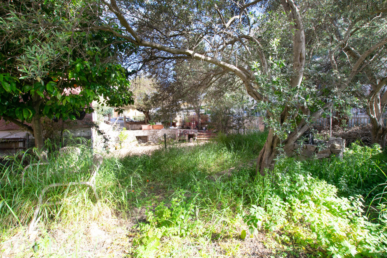 Golfo Aranci: Large villa to renovate between two beaches