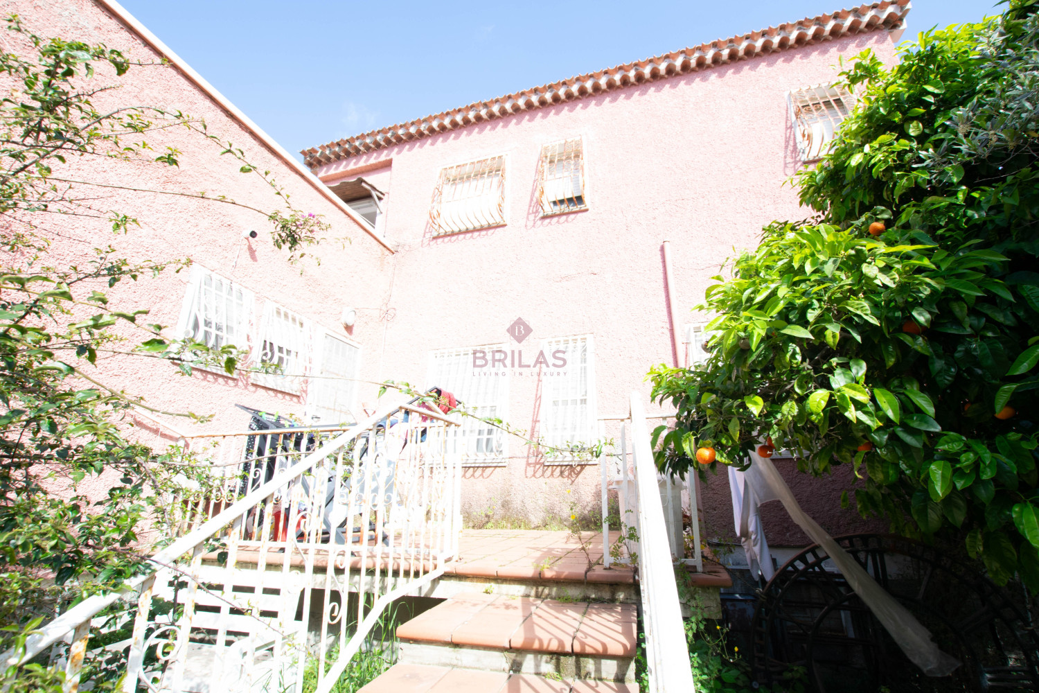 Golfo Aranci: Large villa to renovate between two beaches