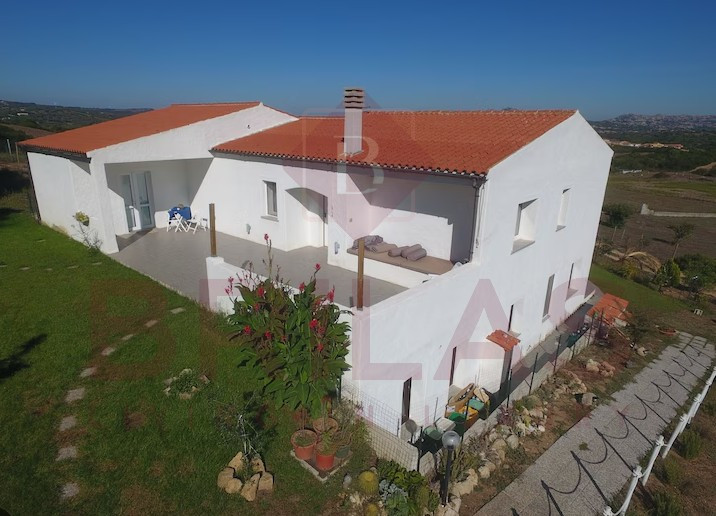 Gallura: a villa immersed in an oasis of peace with B&B potential.