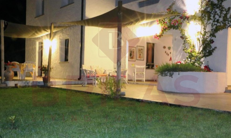 Gallura: a villa immersed in an oasis of peace with B&B potential.