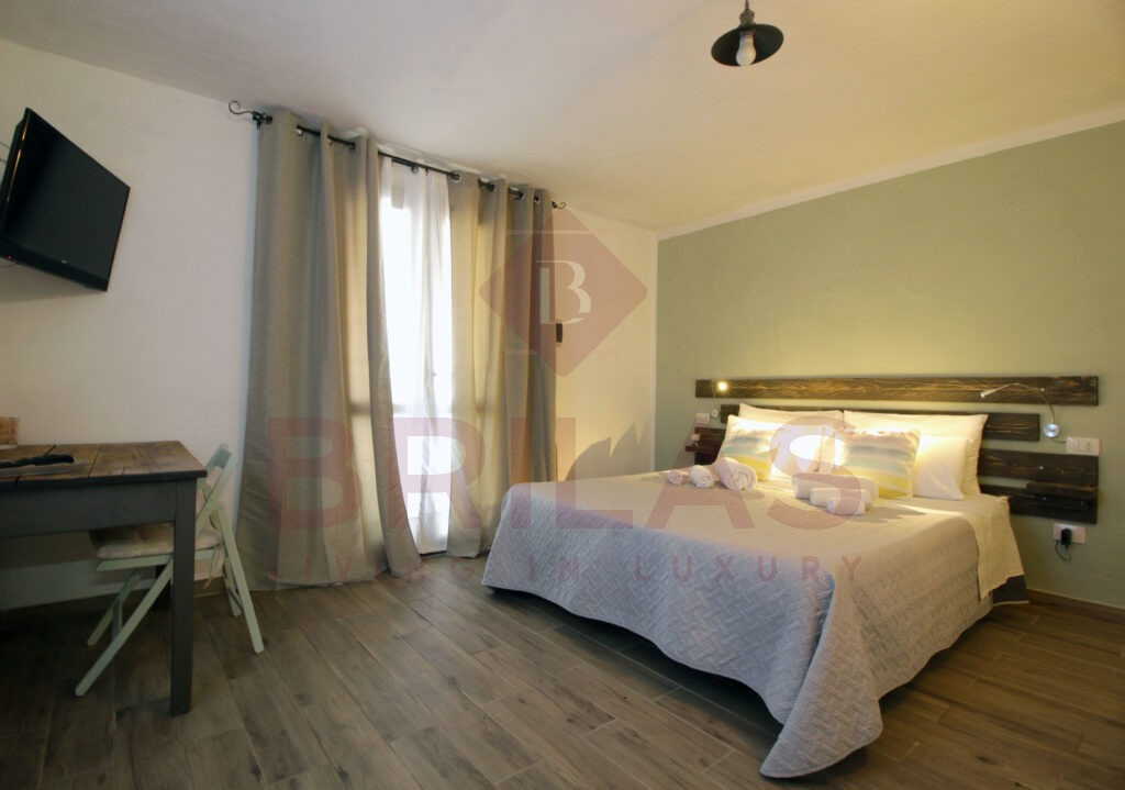 Gallura: a villa immersed in an oasis of peace with B&B potential.