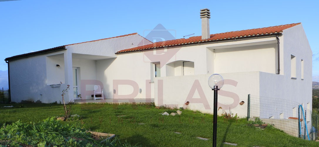 Gallura: a villa immersed in an oasis of peace with B&B potential.