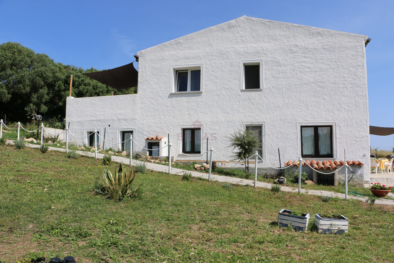 Gallura: a villa immersed in an oasis of peace with B&B potential.
