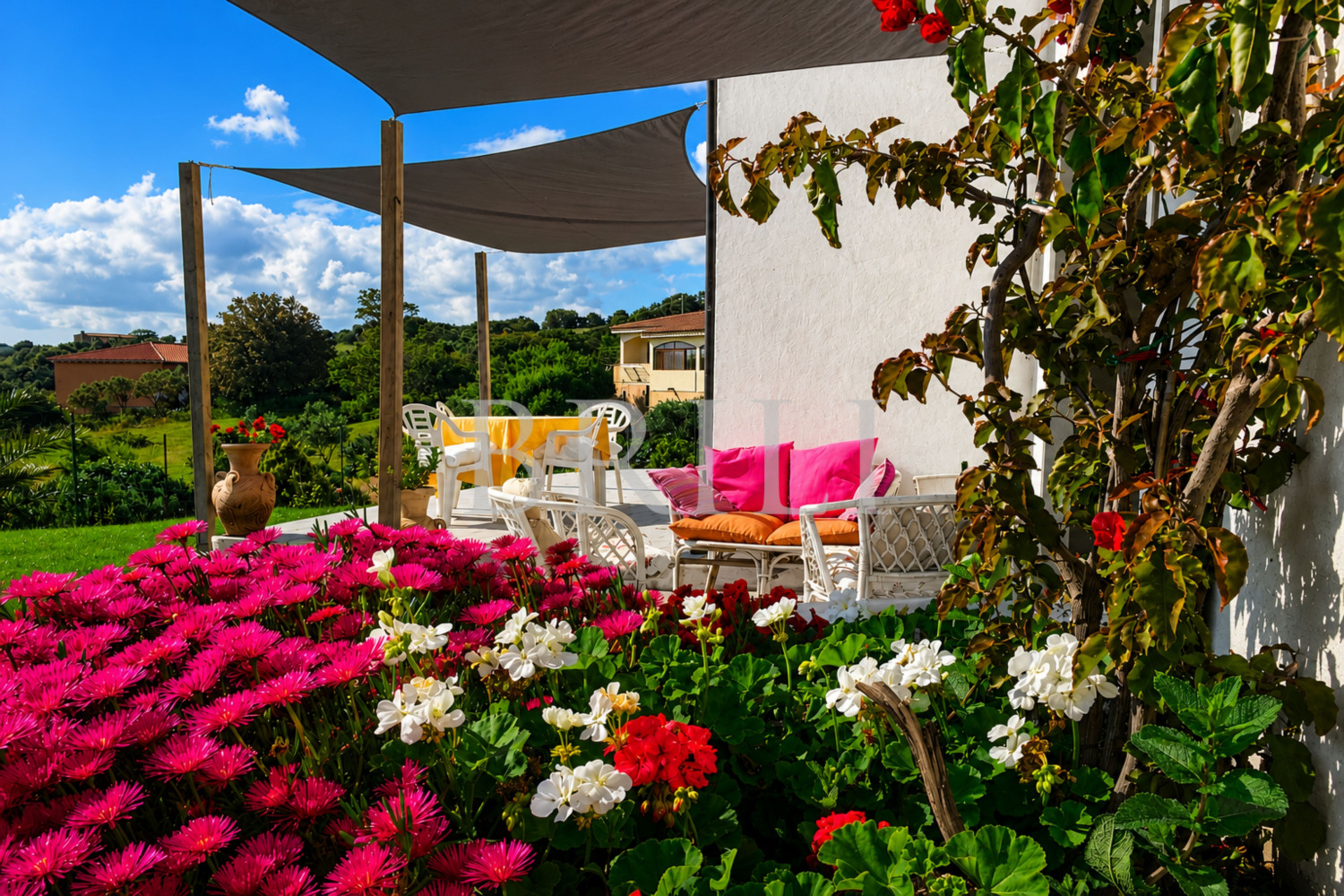 Gallura: a villa immersed in an oasis of peace with B&B potential.