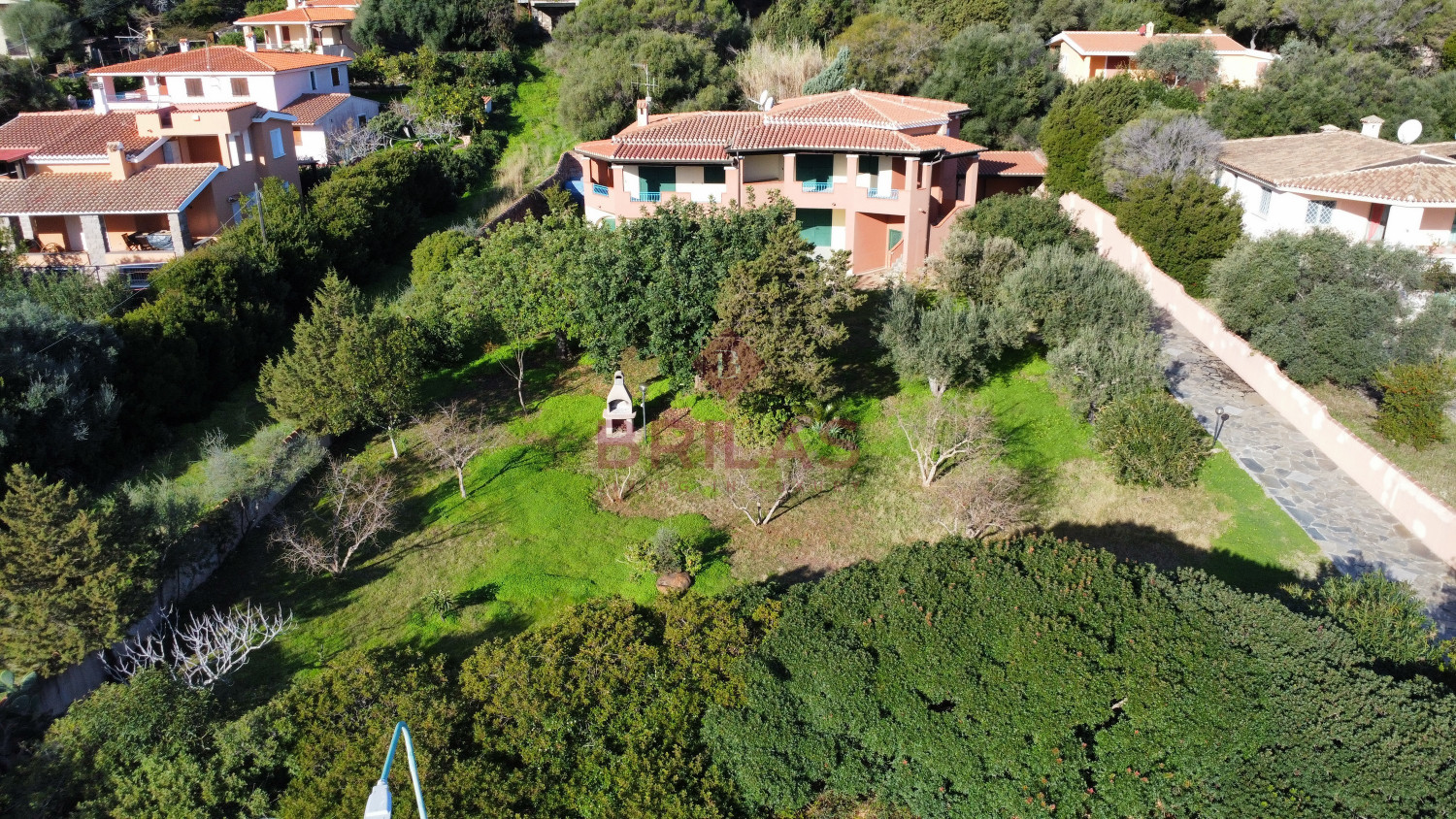 Villa con ampio giardino a pochi passi dalla spiaggia