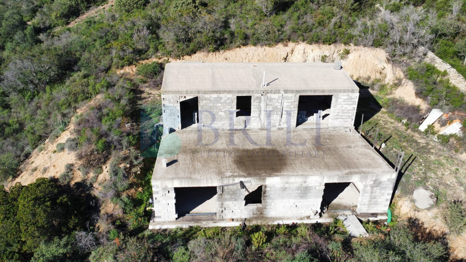 Villa al rustico con un ettaro vicino ad Olbia
