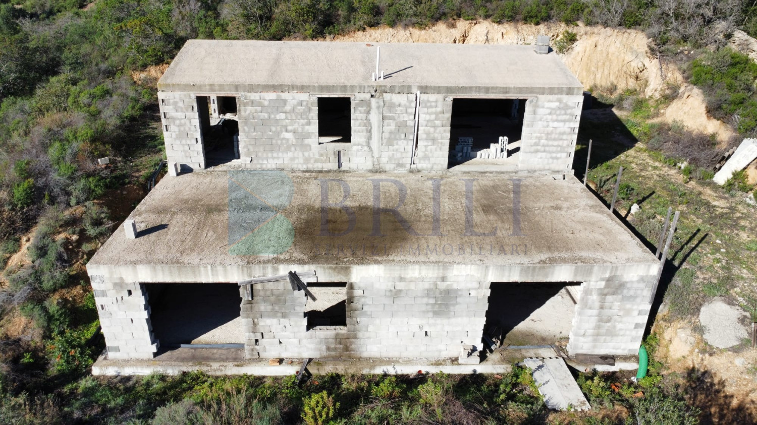 Villa al rustico con un ettaro vicino ad Olbia