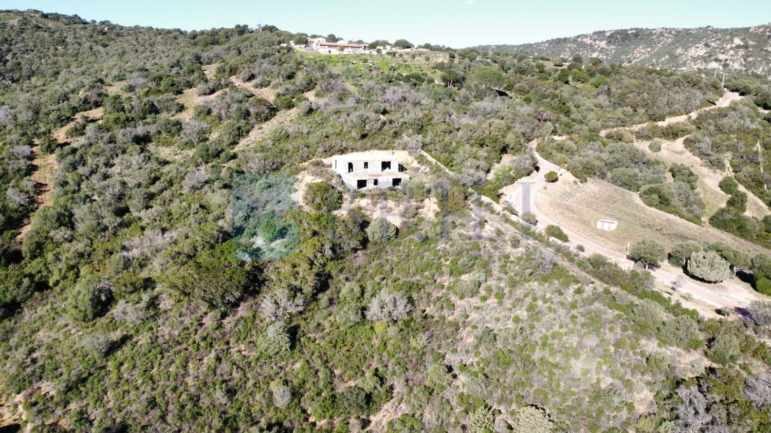 Villa al rustico con un ettaro vicino ad Olbia