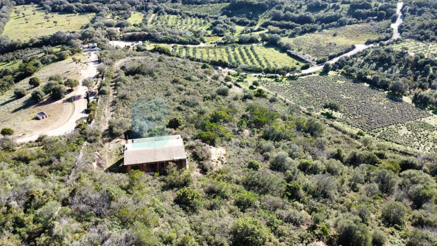 Villa al rustico con un ettaro vicino ad Olbia