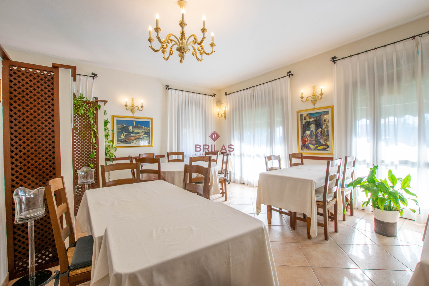 Porto Cervo - elegante quadrilocale con posto auto