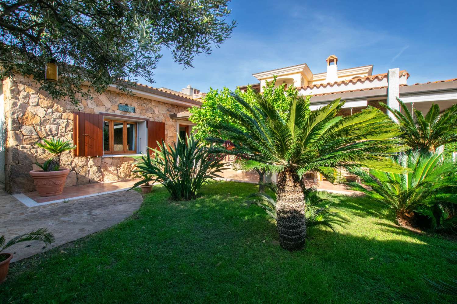Villa Indipendente a Olbia: Un\'oasi di tranquillità e spazio